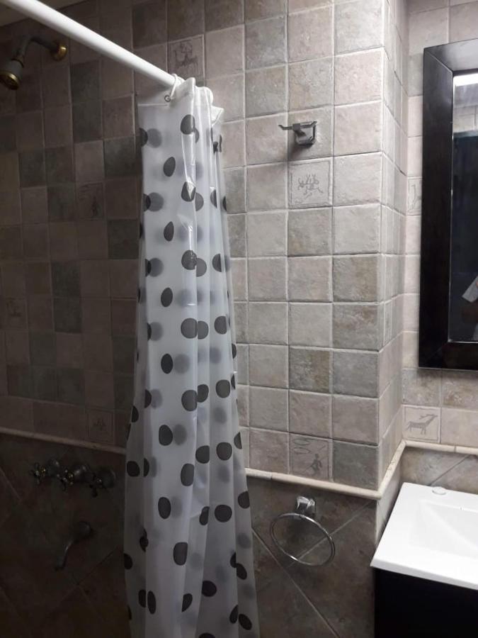 Posada Villa Club, Apart 3 Cerca Del Aeropuerto El Palomar Hurlingham Kültér fotó
